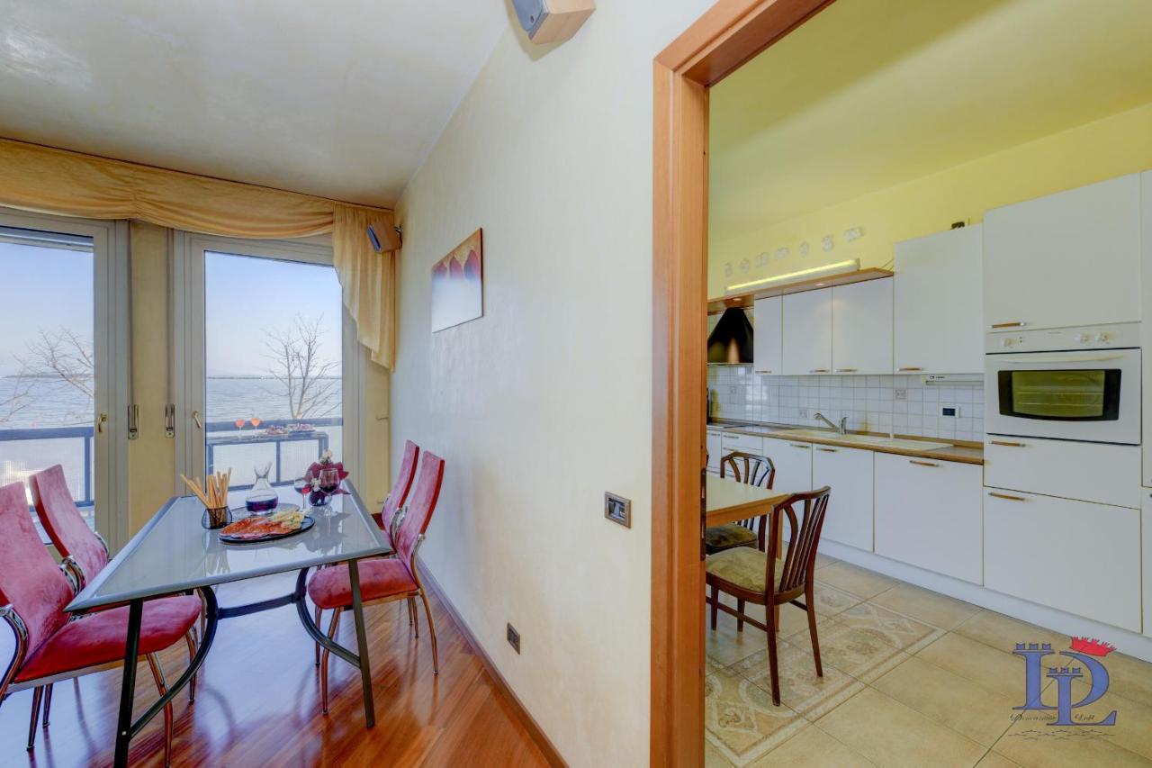 Desenzanoloft Official Partner Marriott Homes & Villas - Charming On The Lake Front Lake Desenzano del Garda Ngoại thất bức ảnh