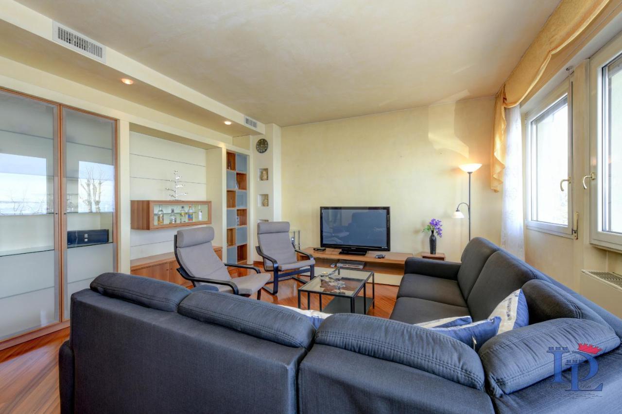 Desenzanoloft Official Partner Marriott Homes & Villas - Charming On The Lake Front Lake Desenzano del Garda Ngoại thất bức ảnh